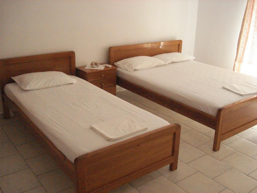 Apartments Stavroula Ηospitality Vrasna Ruang foto