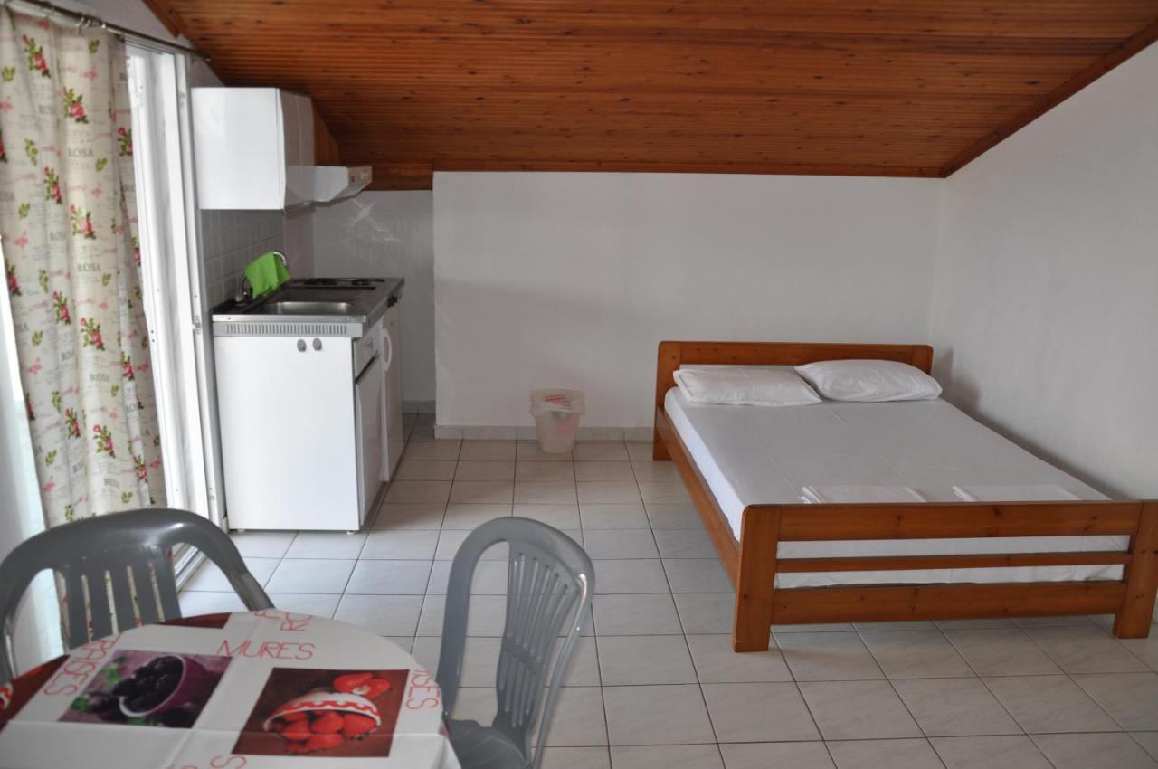 Apartments Stavroula Ηospitality Vrasna Ruang foto