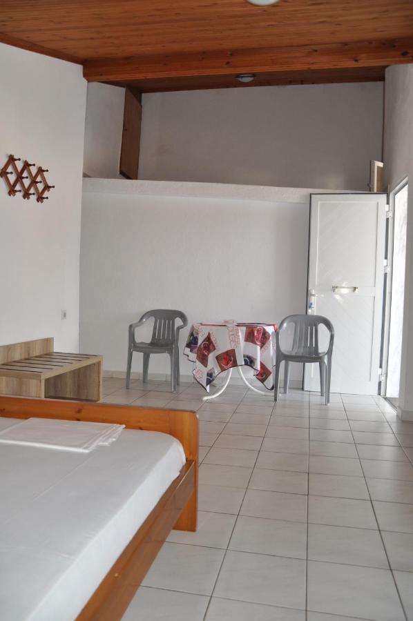 Apartments Stavroula Ηospitality Vrasna Ruang foto