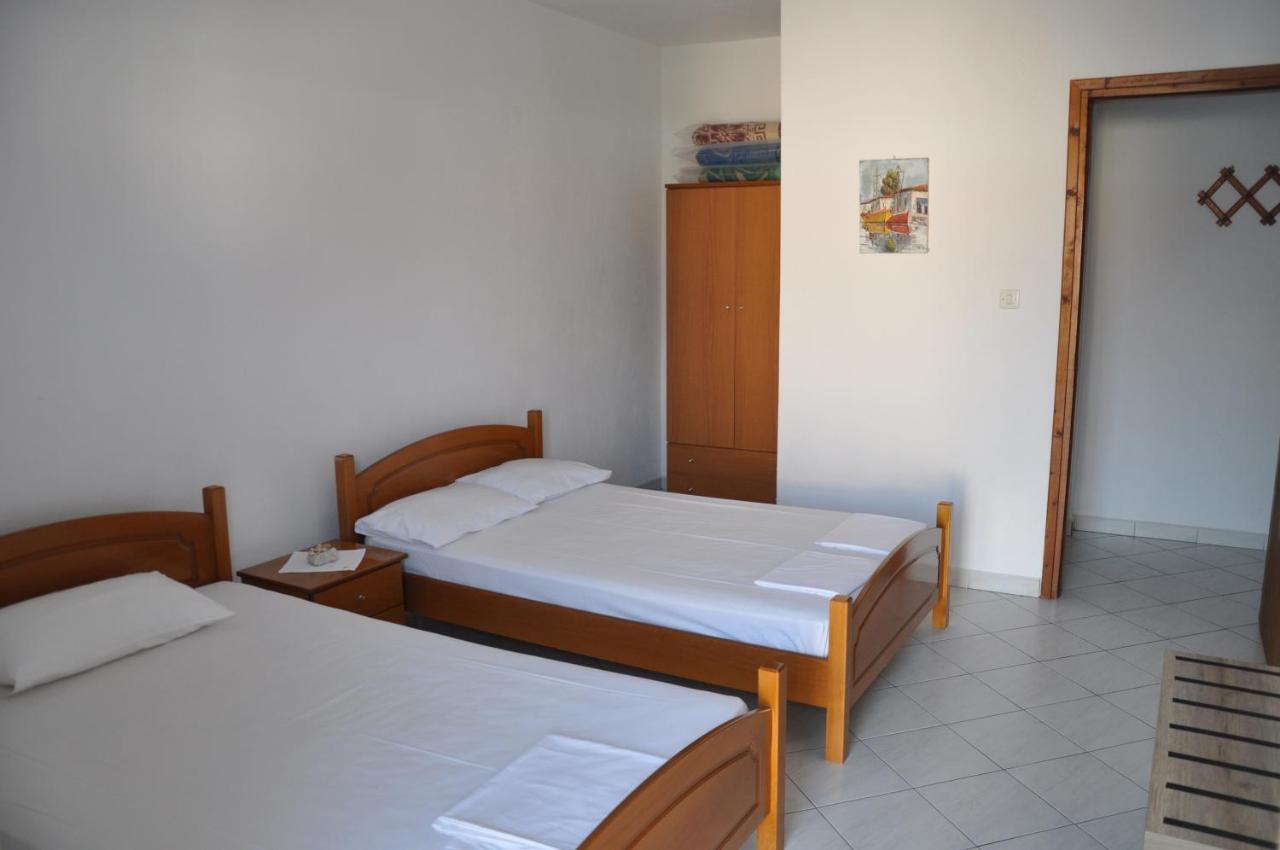 Apartments Stavroula Ηospitality Vrasna Ruang foto